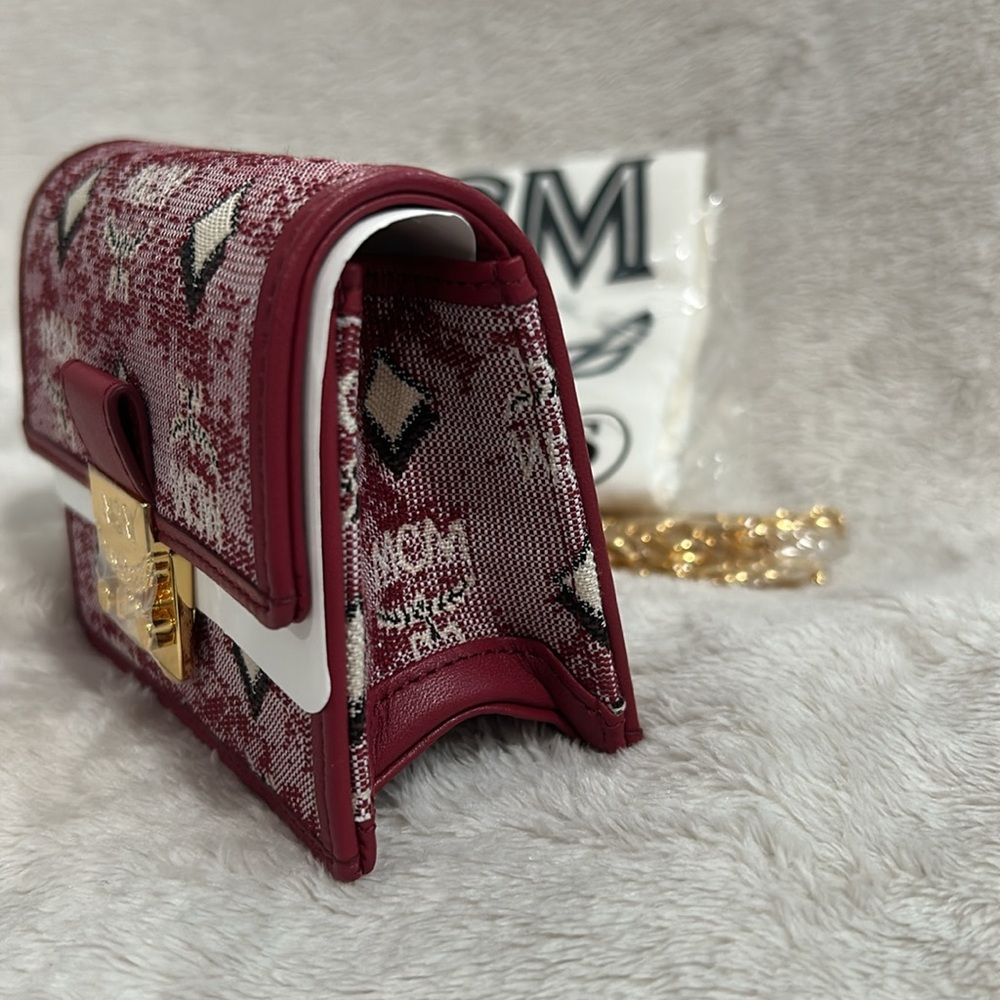 MCM Mini Chain Pouch - Picture 6 of 7